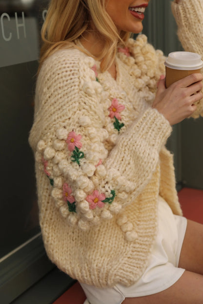 Cardigan all'uncinetto con fiori