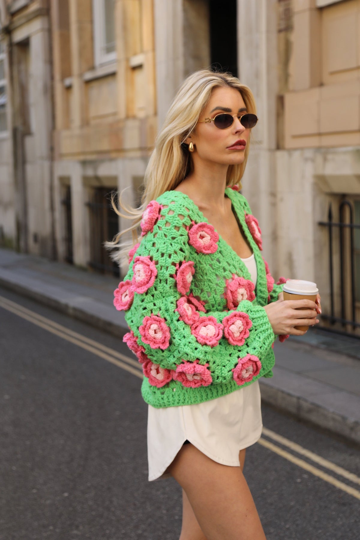 Cardigan all'uncinetto con fiori