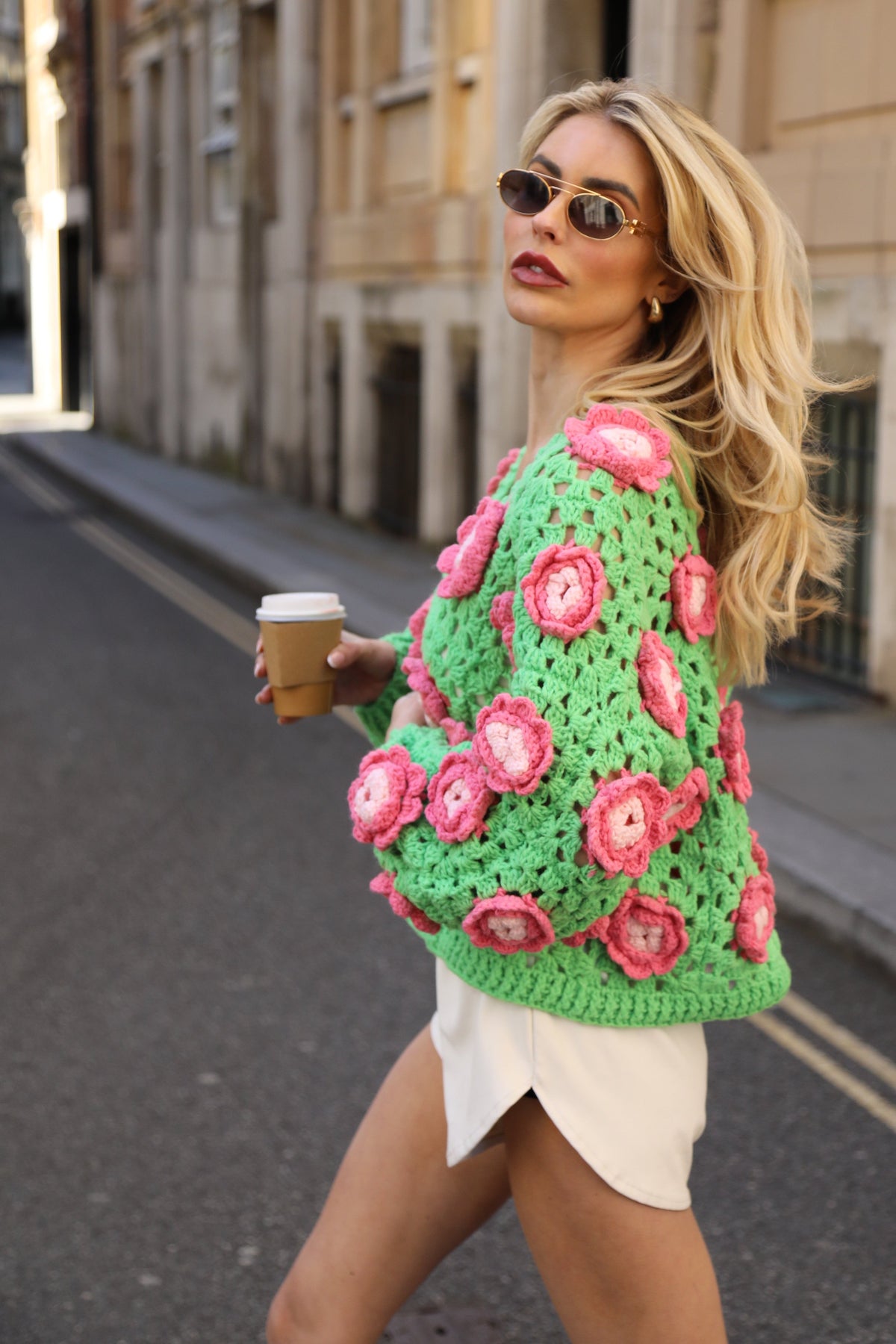 Cardigan all'uncinetto con fiori