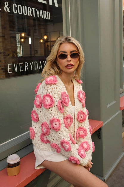 Cardigan all'uncinetto con fiori