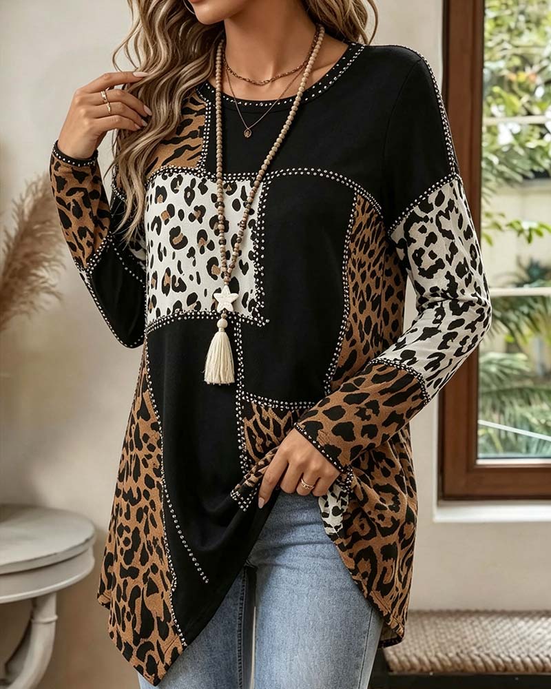 Camicetta patchwork leopardata dal design irregolare